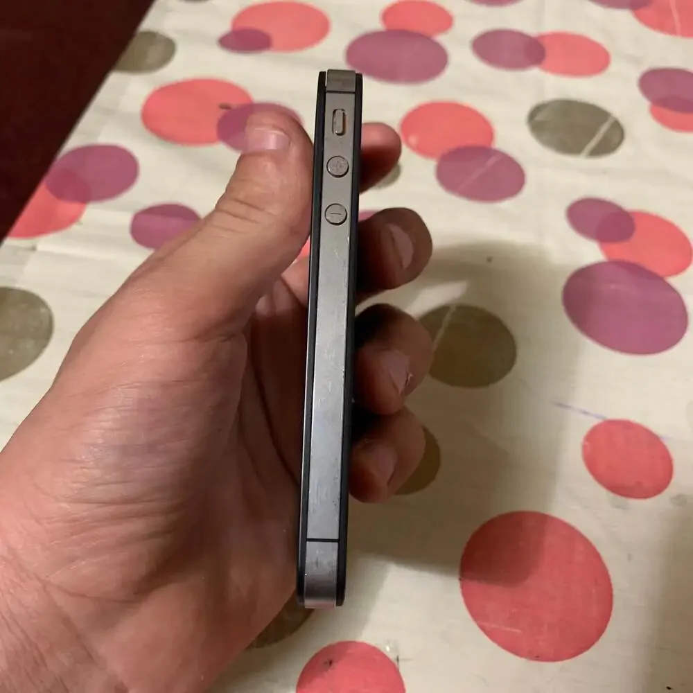 Apple iPhone 4 8GB in Black for Verizon FOR PARTS